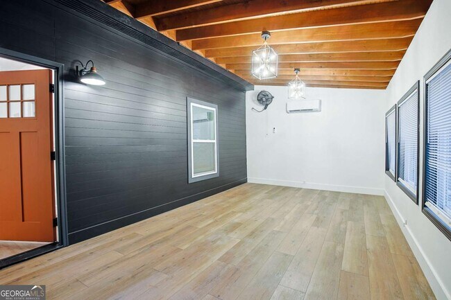Foto del edificio - 1170 Niles Ave NW