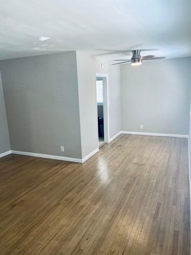 living room & dining area - 925 E Appleton St