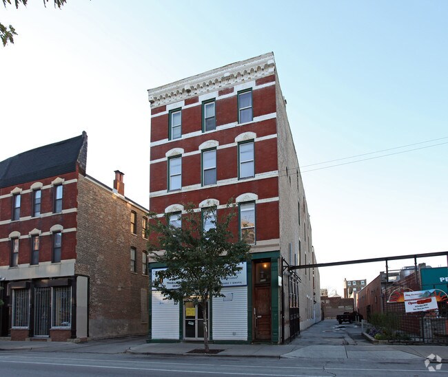 Foto principal - 1157 W 18th St