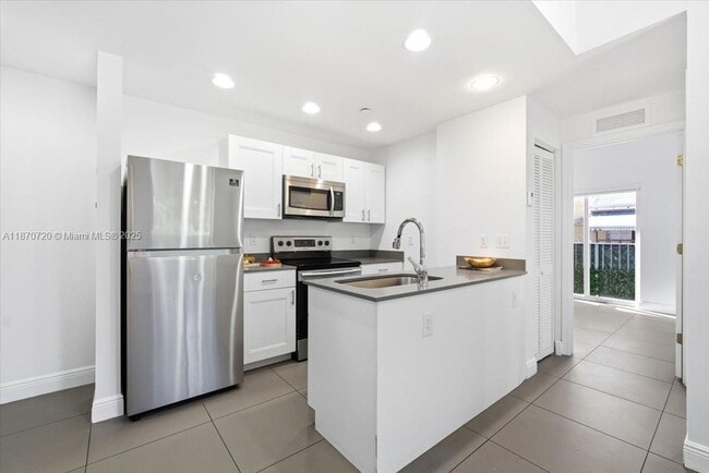 Building Photo - 541 NW 33rd St