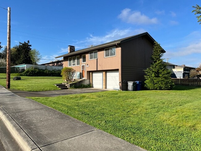 Building Photo - Applications Pending-THREE BEDROOM PROPERT...