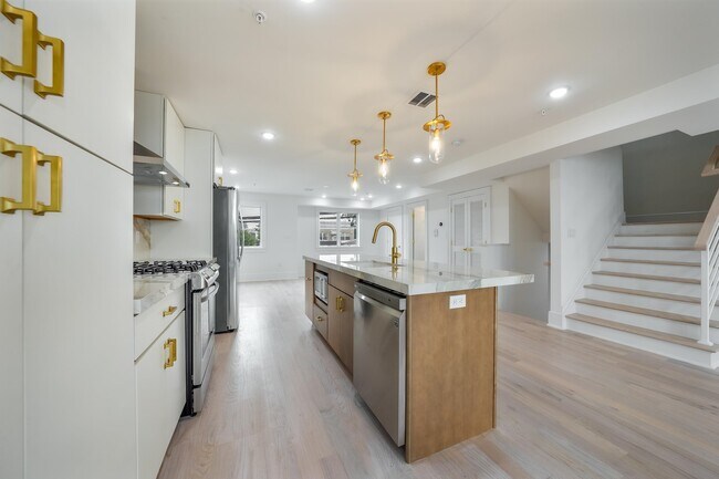 Foto del edificio - 6719 Meadowview Ave