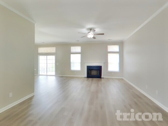 Foto del edificio - 409 Baneberry Ln