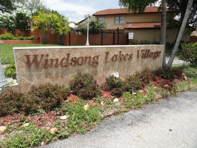 Foto principal - 9905 NW 9th St Cir