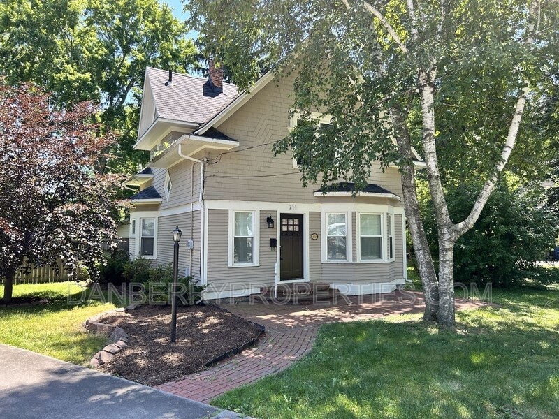 Foto principal - 711 Findlay St