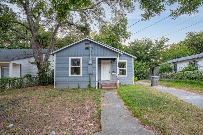 Foto del edificio - Beautiful affordable 4BD/2BA home!