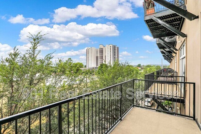 Foto del edificio - 648 Riverside Drive