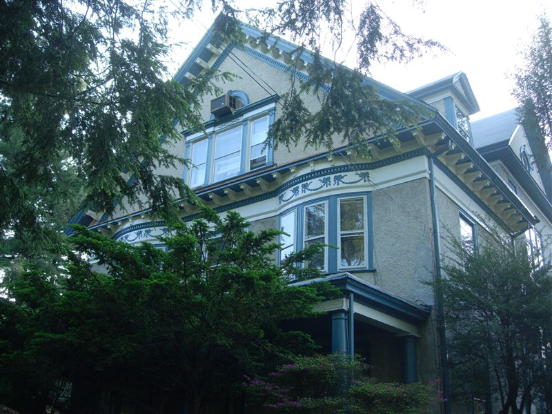Primary Photo - 151 W Tulpehocken St