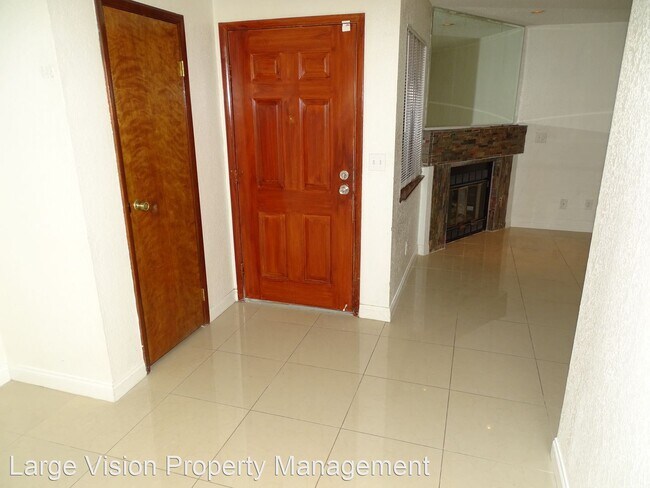 Building Photo - 2 br, 2 bath House - 5087 Eldora Avenue #1...