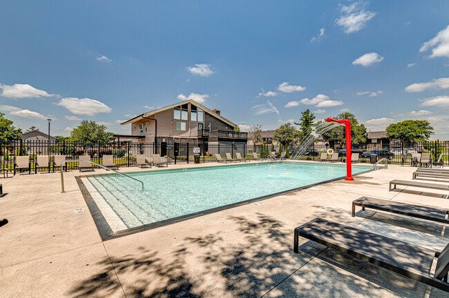 Swimming Pool - The Parkton