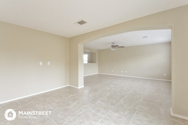Foto del edificio - 6430 Royal Ridge