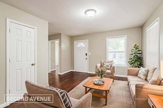 Building Photo - 1831 W Ormsby Ave