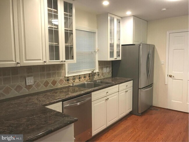 Building Photo - 9301 Langford Ct