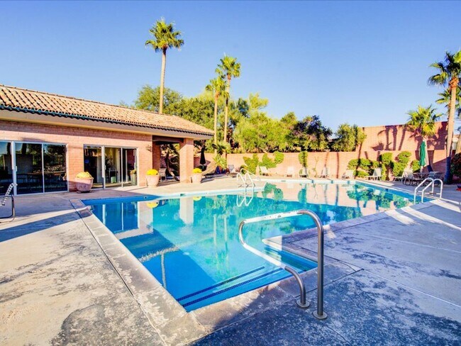 Foto del edificio - 5526 N Arroyo Grande Dr