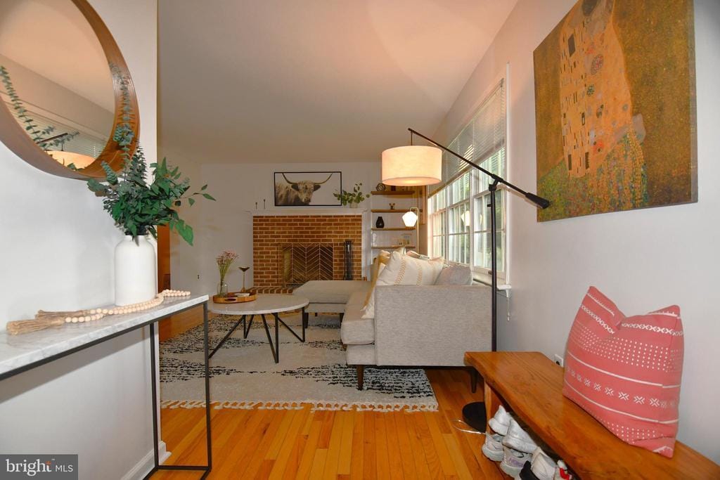 Primary Photo - 154 Tennis Ave