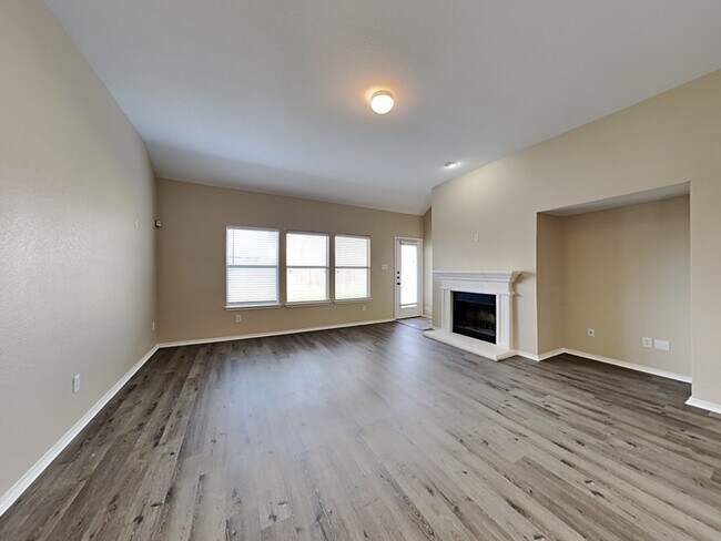 Foto del edificio - 1019 Mule Deer Rd