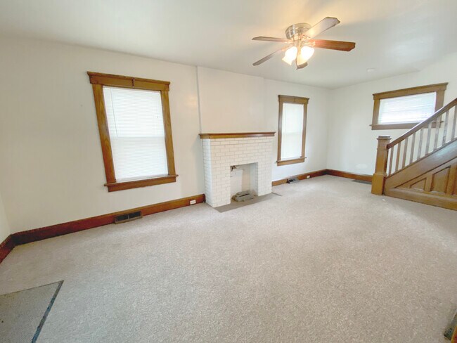 Foto del edificio - 529 Clarendon Ave NW