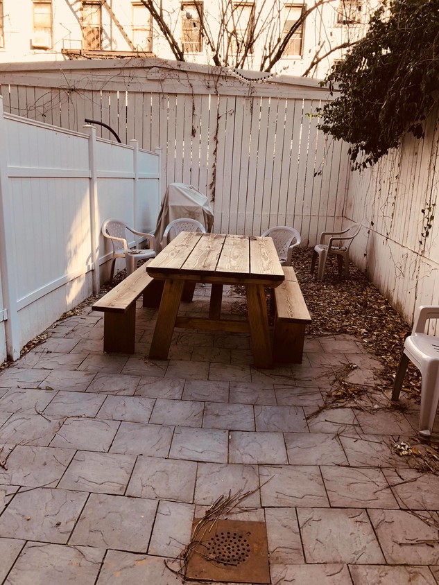 Private Outdoor Space - 525 E 6th St