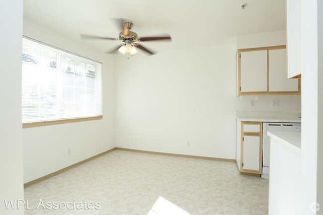 Building Photo - 4798 Parkhurst Dr NE