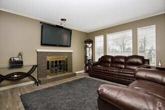 Building Photo - 34884 High Dr