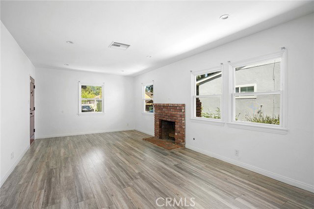 Building Photo - 6438 Densmore Ave