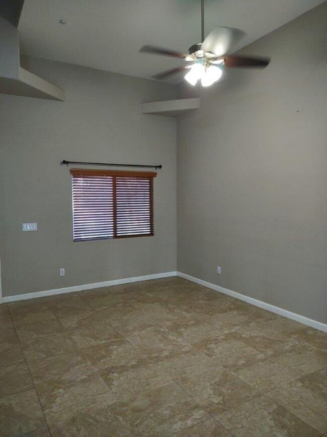 Building Photo - PEORIA ESTATES