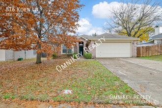 Building Photo - 816 Koen Ln