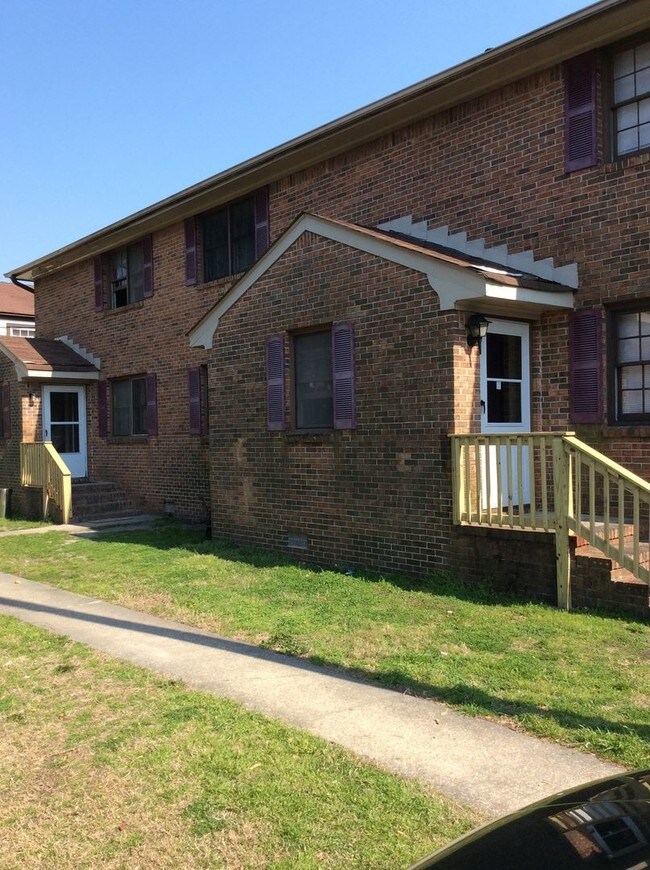 Building Photo - 138 W Seaview Ave
