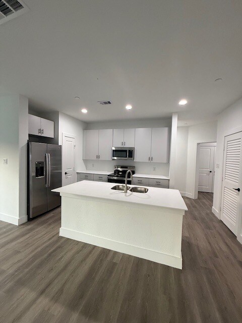 Building Photo - Pin Oak Apartments