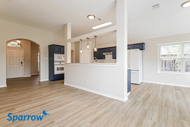 Building Photo - 2750 Beacon Hill Drive