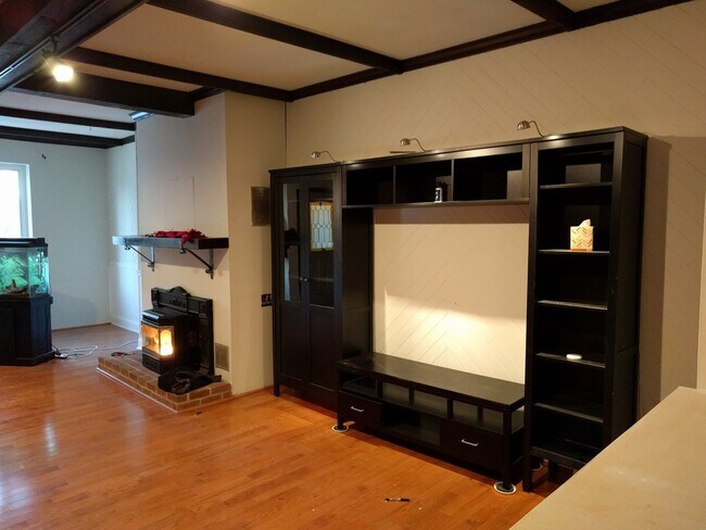 Bartop (from Kitchen side) - 1815 Wolf Street