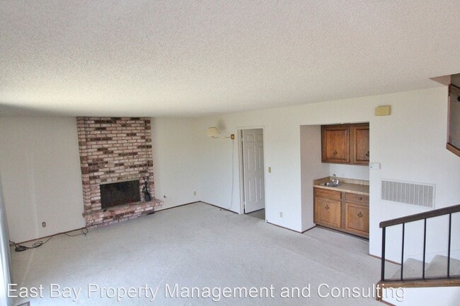 Building Photo - 4 br, 2.5 bath House - 3905 Brookdale Blvd.