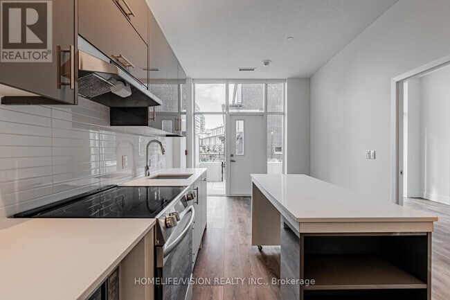 Building Photo - 188 Fairview Mall Dr