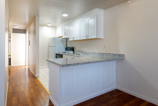 Foto del edificio - 4041 Park Center Ln