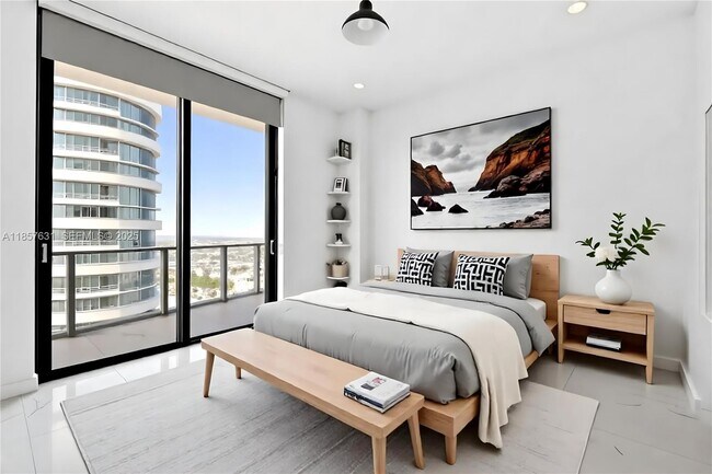 Foto del edificio - 1300 S Miami Ave