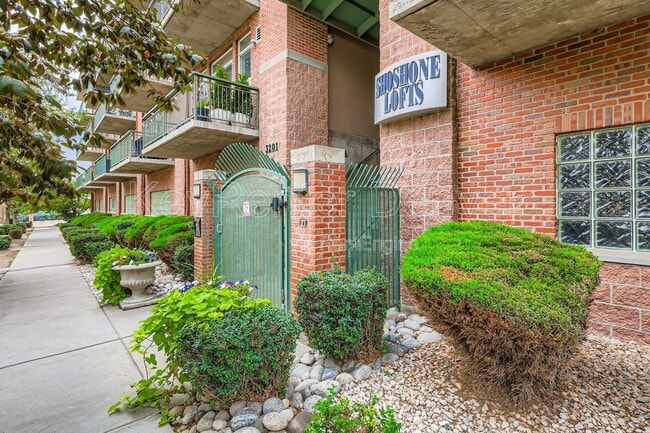 Foto del edificio - 3201 Shoshone St