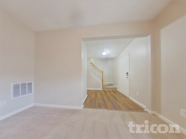 Foto del edificio - 693 Grandview Cir
