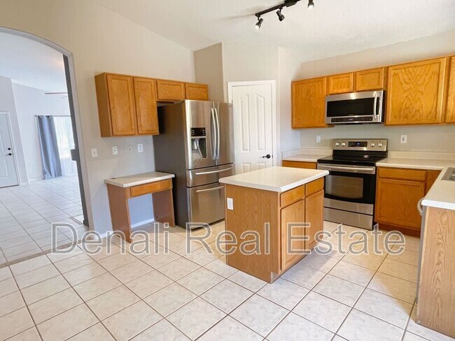 Building Photo - 1448 S Western Skies Dr