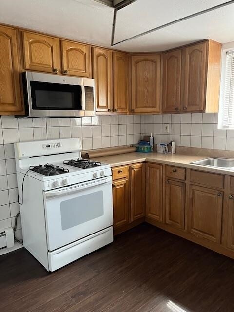 Building Photo - 22 E 48th St