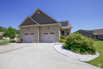 Building Photo - 133 Cypress Cir