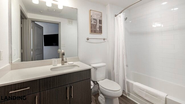 Foto del edificio - 1001 S Center St