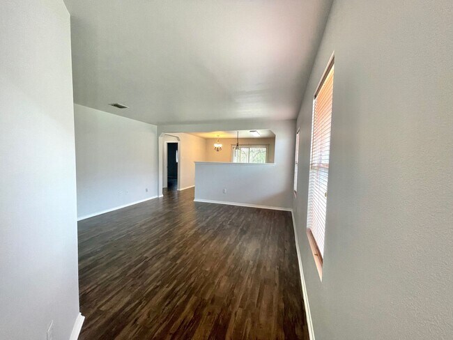 Building Photo - Charming One-Story Home in Bulverde Villag...