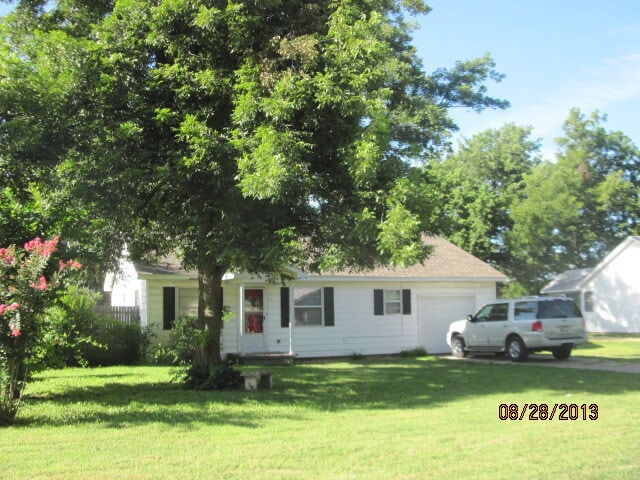 Photo - 112 W Cherokee St (Jones, OK) House