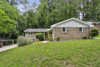 Building Photo - 2891 White Oak Dr