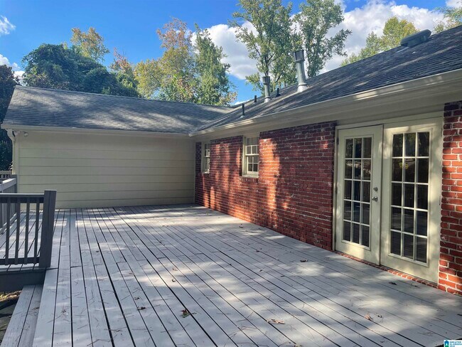 Foto del edificio - 3801 Rockbrook Cir