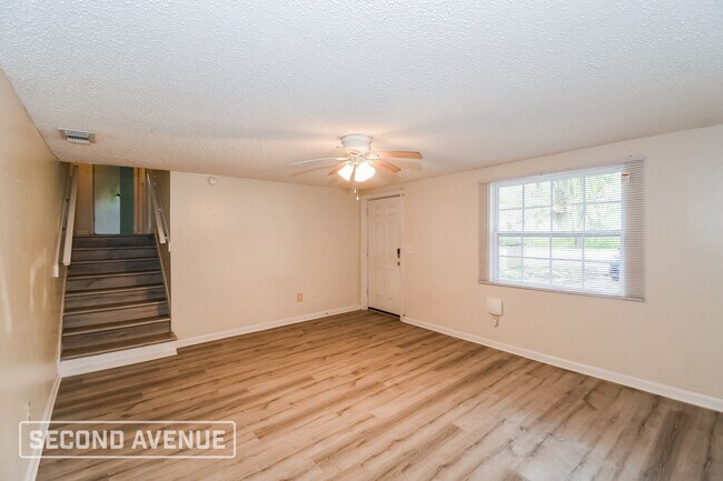 Building Photo - 8857 Camphor Dr