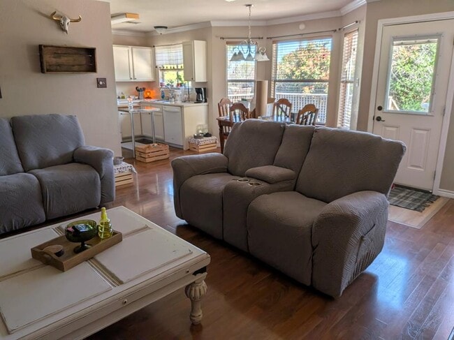 Foto del edificio - 1800 Twisted Oak Dr