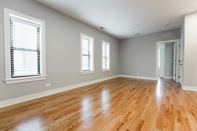 Building Photo - 2115 N Sedgwick St