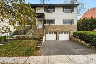 Building Photo - 235 Lakewood Dr