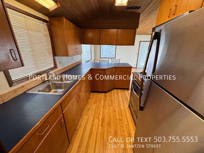 Foto del edificio - 1547 N Jantzen St
